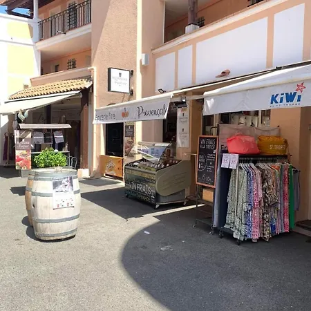 4 Personnes Cap Esterel Centre Du Village Apartment