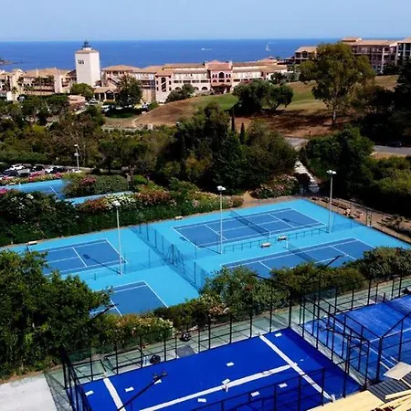 4 Personnes Cap Esterel Centre Du Village *