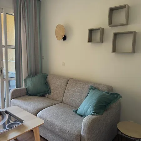 4 Personnes Cap Esterel Centre Du Village Apartment *