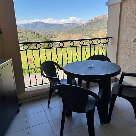 4 Personnes Cap Esterel Centre Du Village Apartment